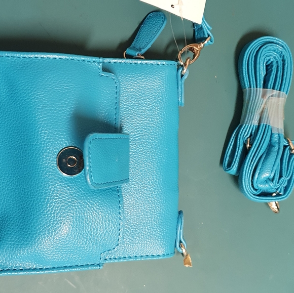 Aimee 3 RFID Crossbody Bag - Picture 2 of 4